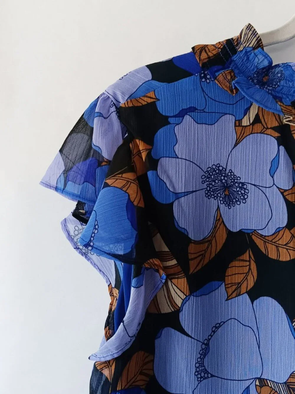 PLEIONE Blue and Beige Floral Blouse Size M ($14) - Picture 8 of 12